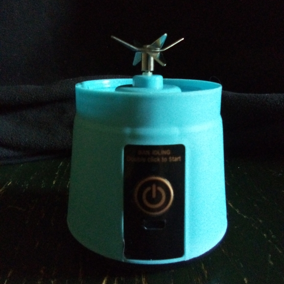 New Shakemate Light Blue Portable and Rechargeable Blender Juicer - Picture 7 of 11